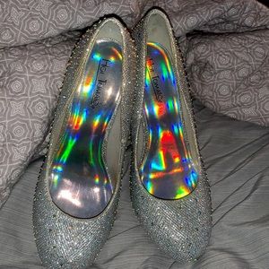 These shoes are great for any occasion such as Prom, Formal, etc.